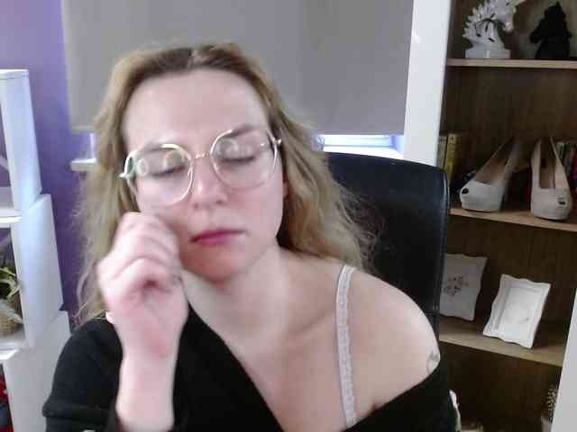 Soft-Zoey webcam