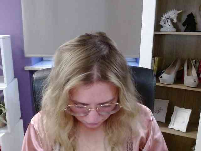 Soft-Zoey webcam