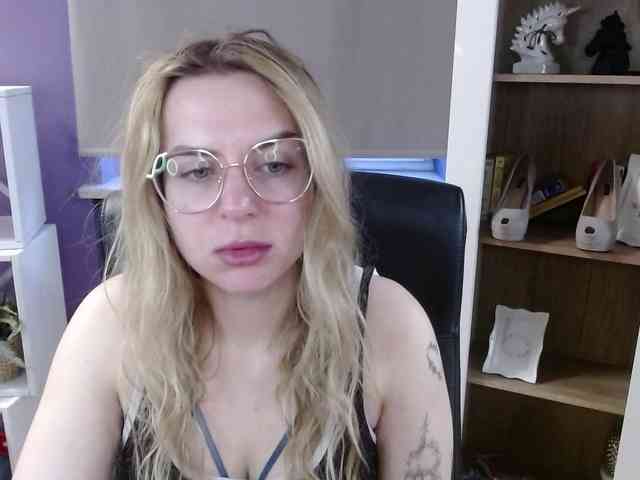 Soft-Zoey webcam