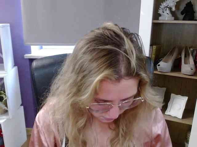 Soft-Zoey webcam