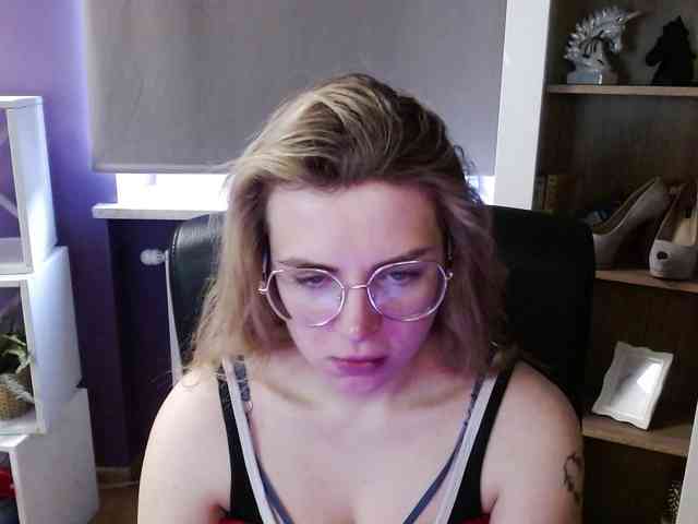 Soft-Zoey webcam
