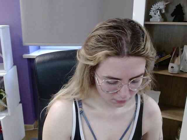Soft-Zoey webcam