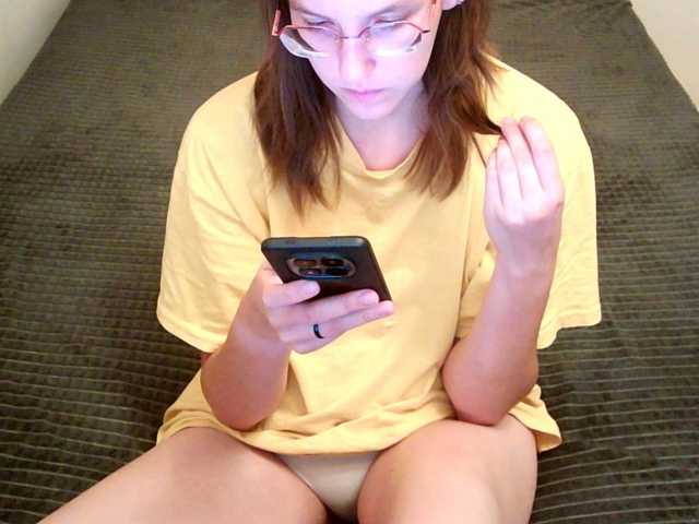 mikkirsan1 live cam on BongaCams