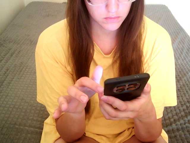 mikkirsan1 live cam on BongaCams