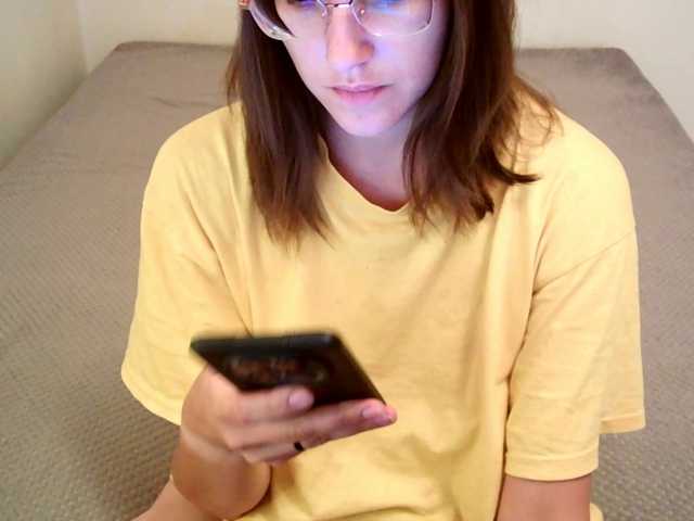 mikkirsan1 live cam on BongaCams