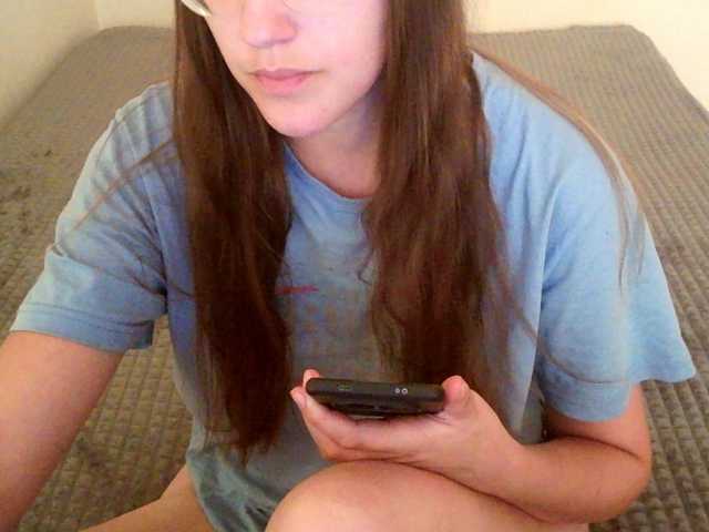 mikkirsan1 live cam on BongaCams