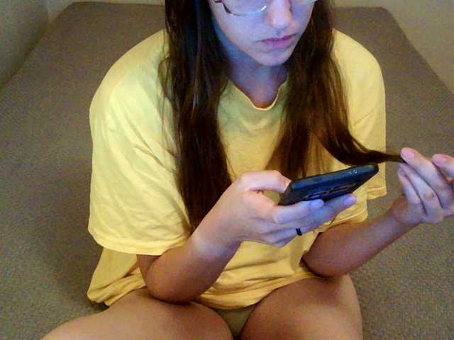 mikkirsan1 live cam on BongaCams