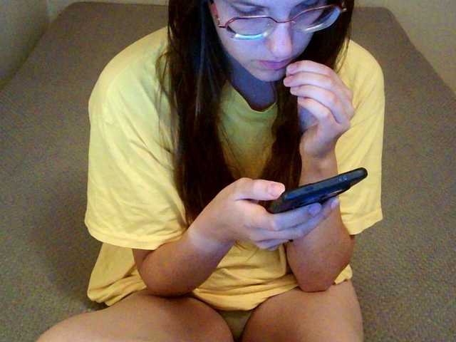 mikkirsan1 live cam on BongaCams