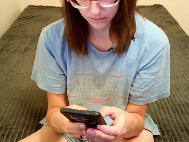 mikkirsan1 live cam on BongaCams