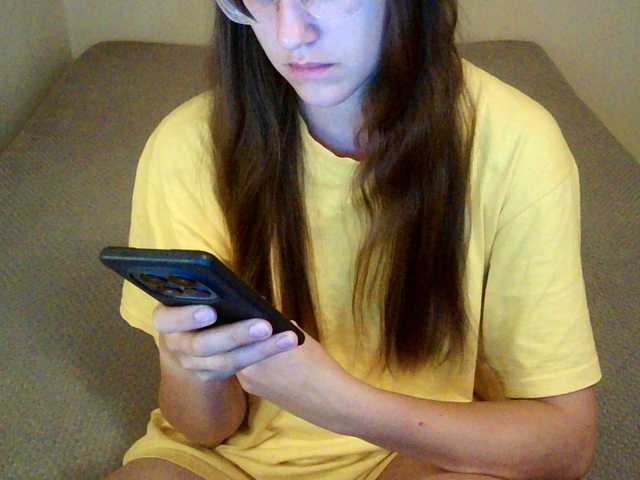 mikkirsan1 live cam on BongaCams