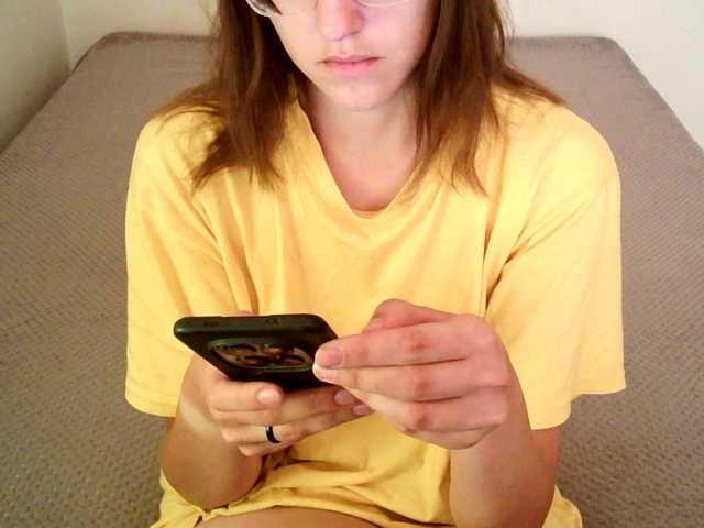 mikkirsan1 live cam on BongaCams