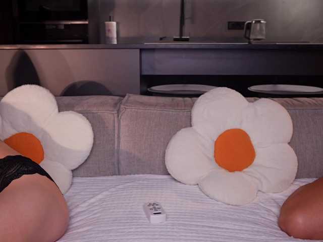 alexisgrays live show