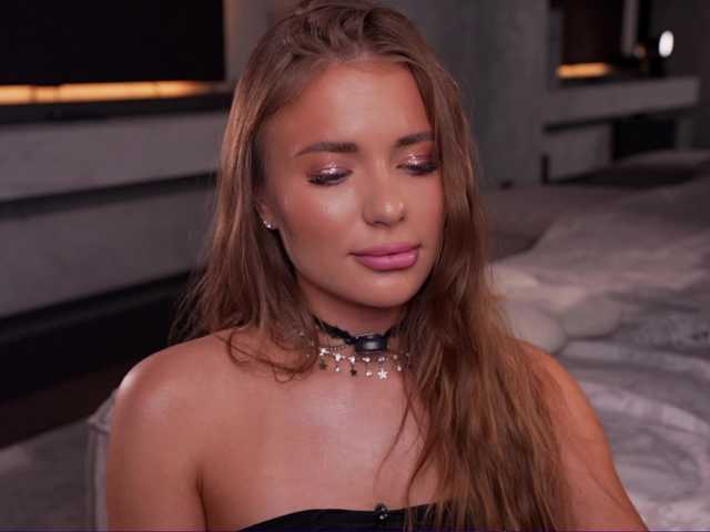 AlexisGrays's BongaCams show and profile