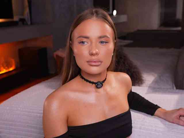 AlexisGrays webcam