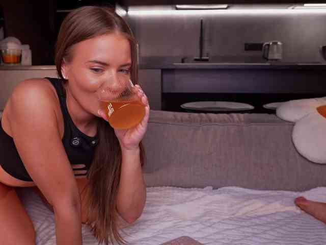 AlexisGrays Sex Cam Show