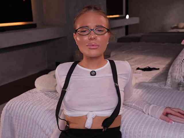 AlexisGrays webcam