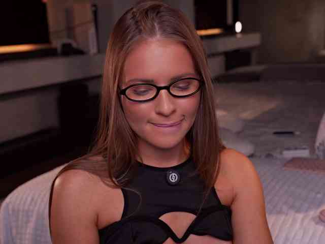 AlexisGrays webcam