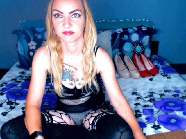 hotdirtyalice live cam on BongaCams