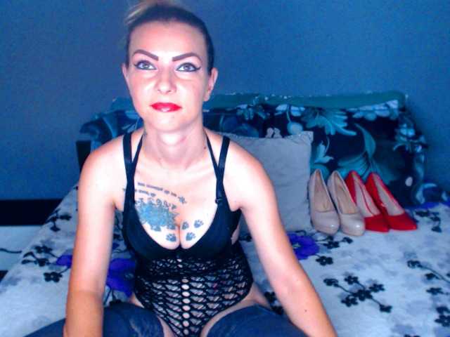 hotdirtyalice live cam on BongaCams