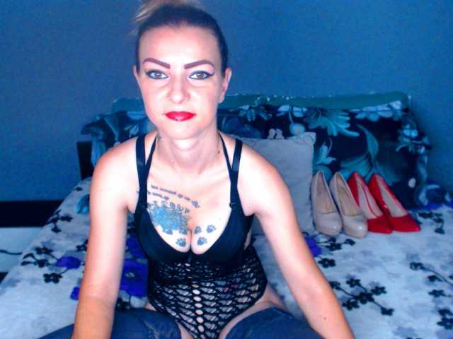 hotdirtyalice live cam on BongaCams