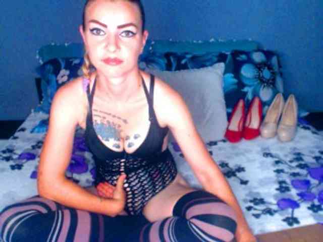Modèle: KatyloveDirty