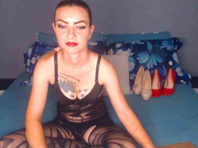 Modèle: KatyloveDirty