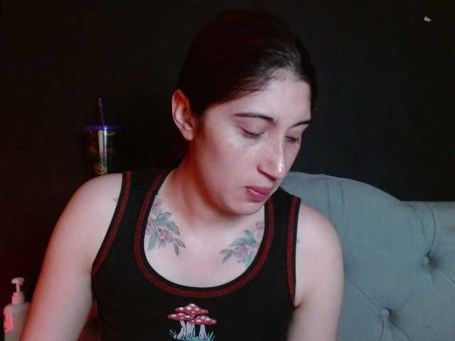 Red-moonn live cam on BongaCams