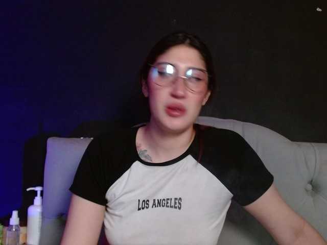 Red-moonn live cam on BongaCams