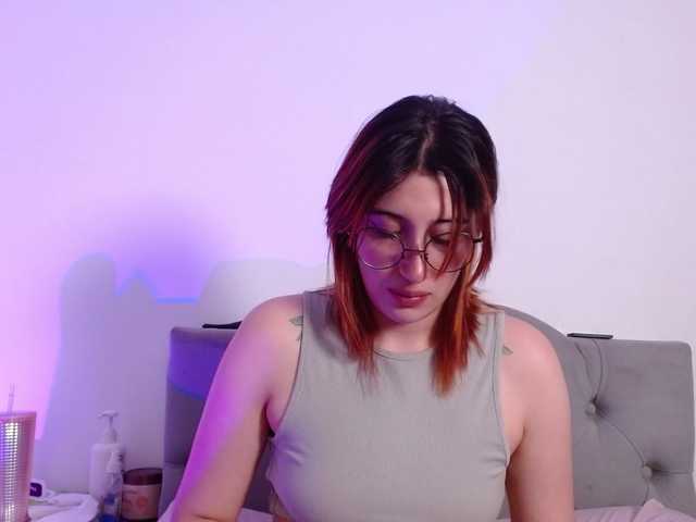 Red-moonn live cam on BongaCams