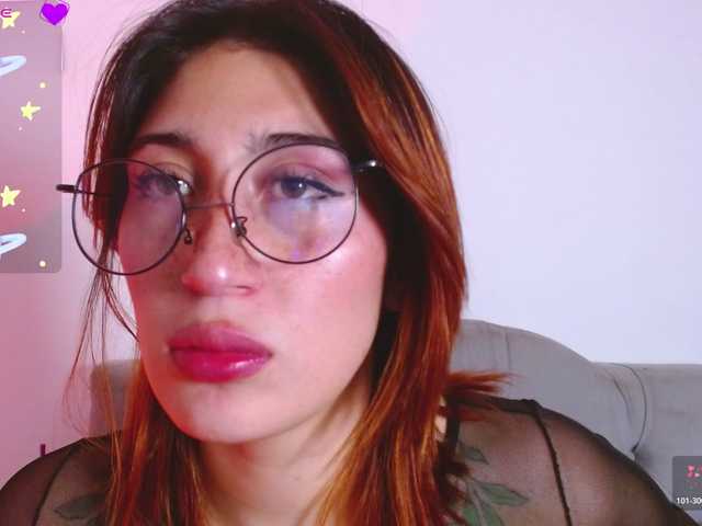 Red-moonn live cam on BongaCams