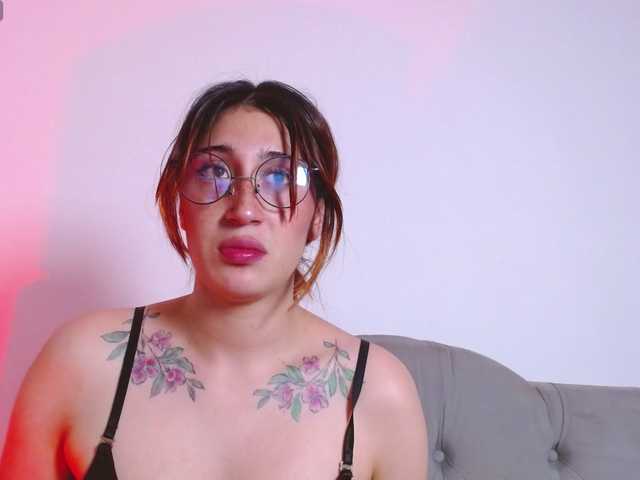 Red-moonn live cam on BongaCams
