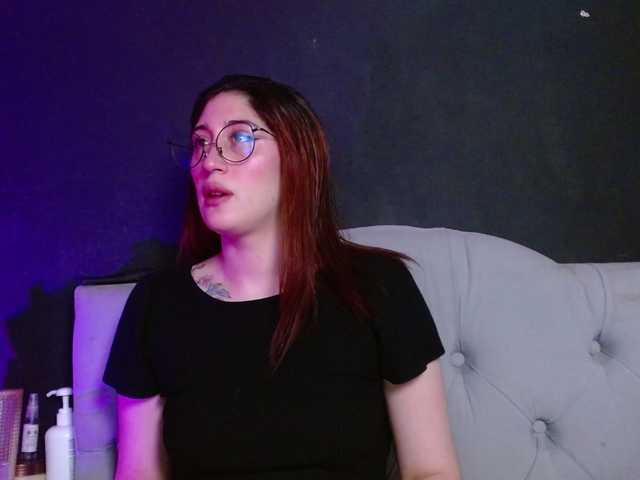 Red-moonn live cam on BongaCams
