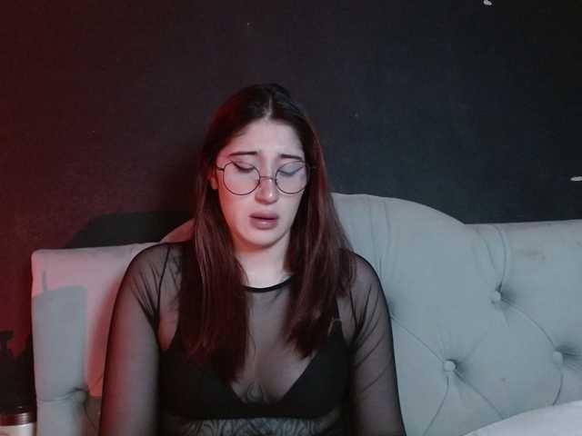 Red-moonn live cam on UnifiedCams