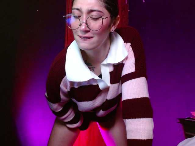 Red-moonn live cam on BongaCams