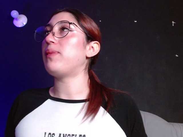 Red-moonn live cam on BongaCams