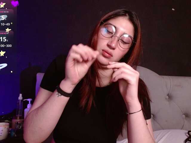 Red-moonn live cam on BongaCams