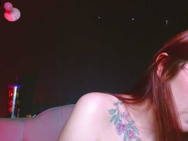 Red-moonn's BongaCams show and profile