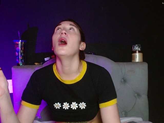 Red-moonn's BongaCams show and profile