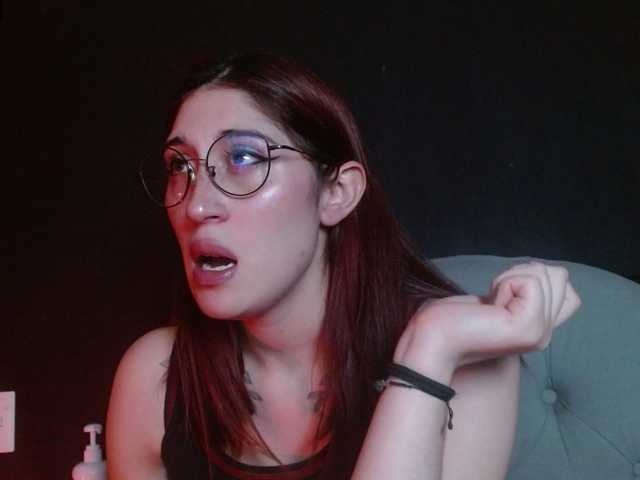 Red-moonn live cam on BongaCams