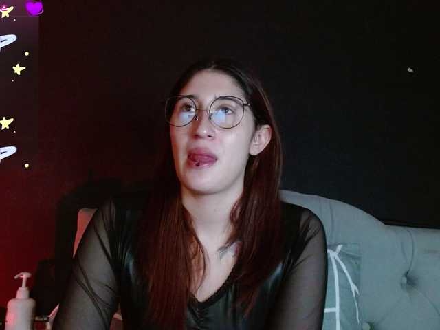 Red-moonn live cam on BongaCams