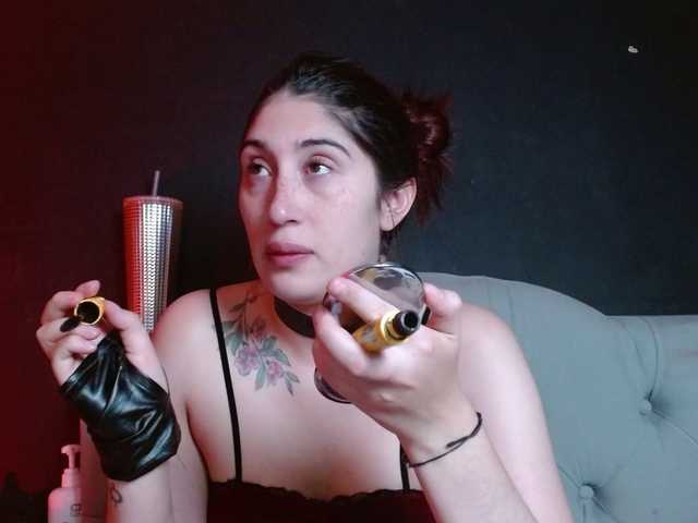 Red-moonn live cam on BongaCams