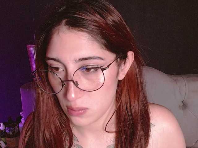 Red-moonn live cam on BongaCams