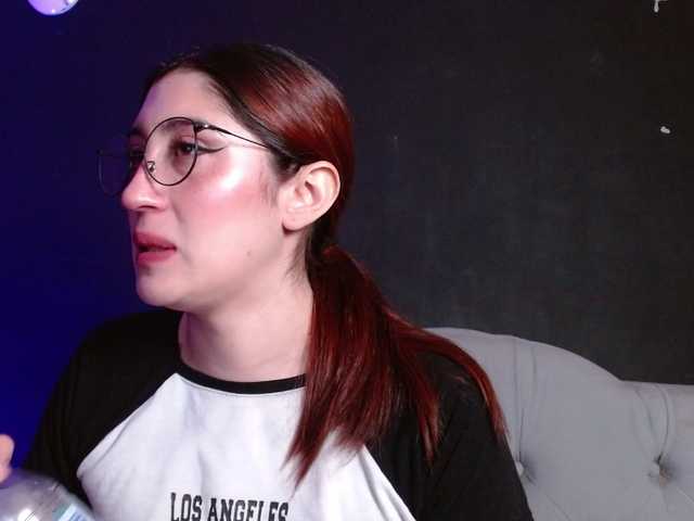 Red-moonn live cam on BongaCams