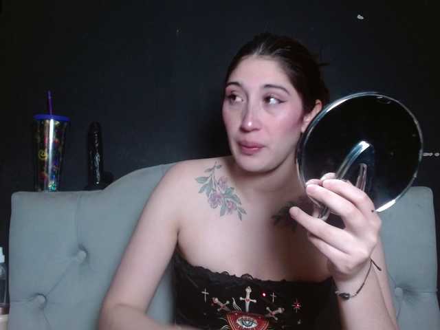 Red-moonn live cam on BongaCams