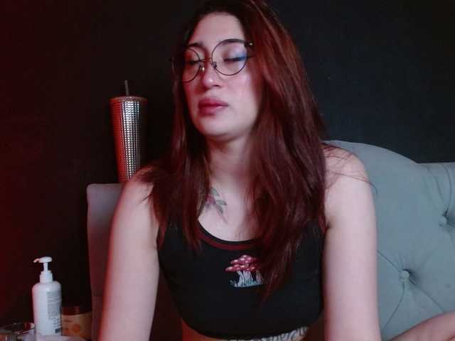 Red-moonn live cam on BongaCams