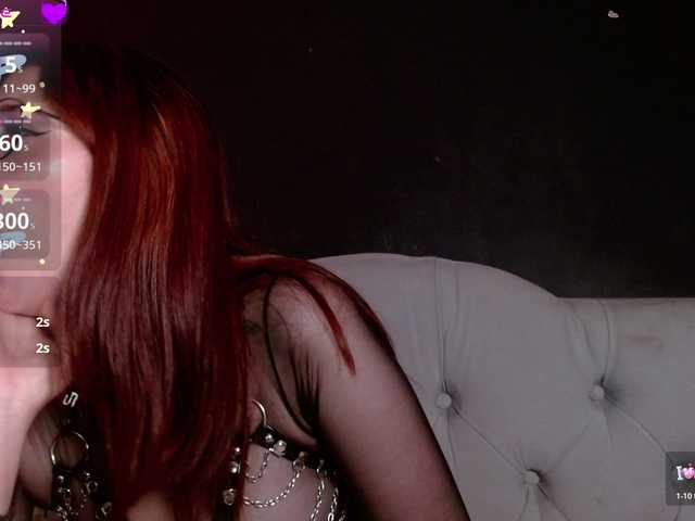 Red-moonn live cam on BongaCams