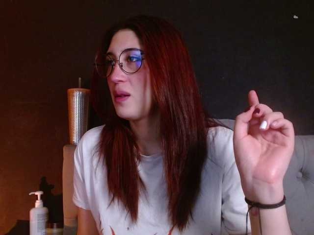 Red-moonn live cam on BongaCams