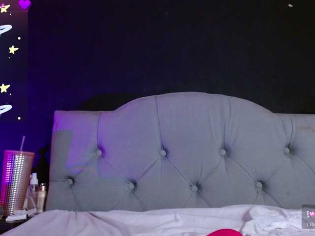 Red-moonn live cam on BongaCams