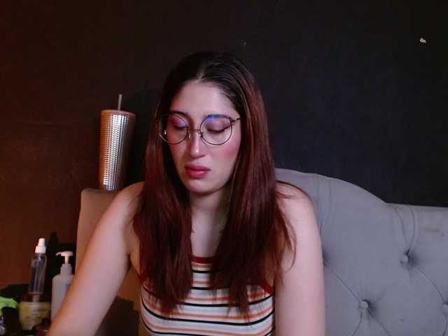 Red-moonn live cam on BongaCams