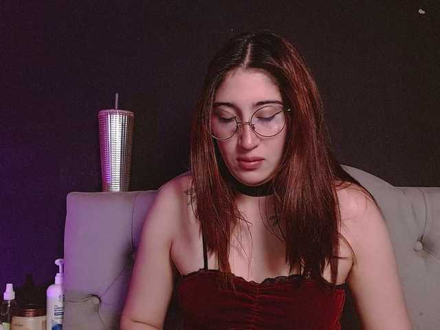 Red-moonn live cam on BongaCams
